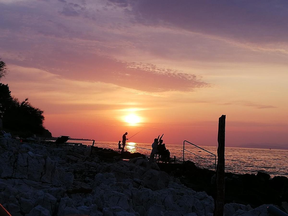 Ferienwohnung Sunset By The Sea Splitska Exterior foto